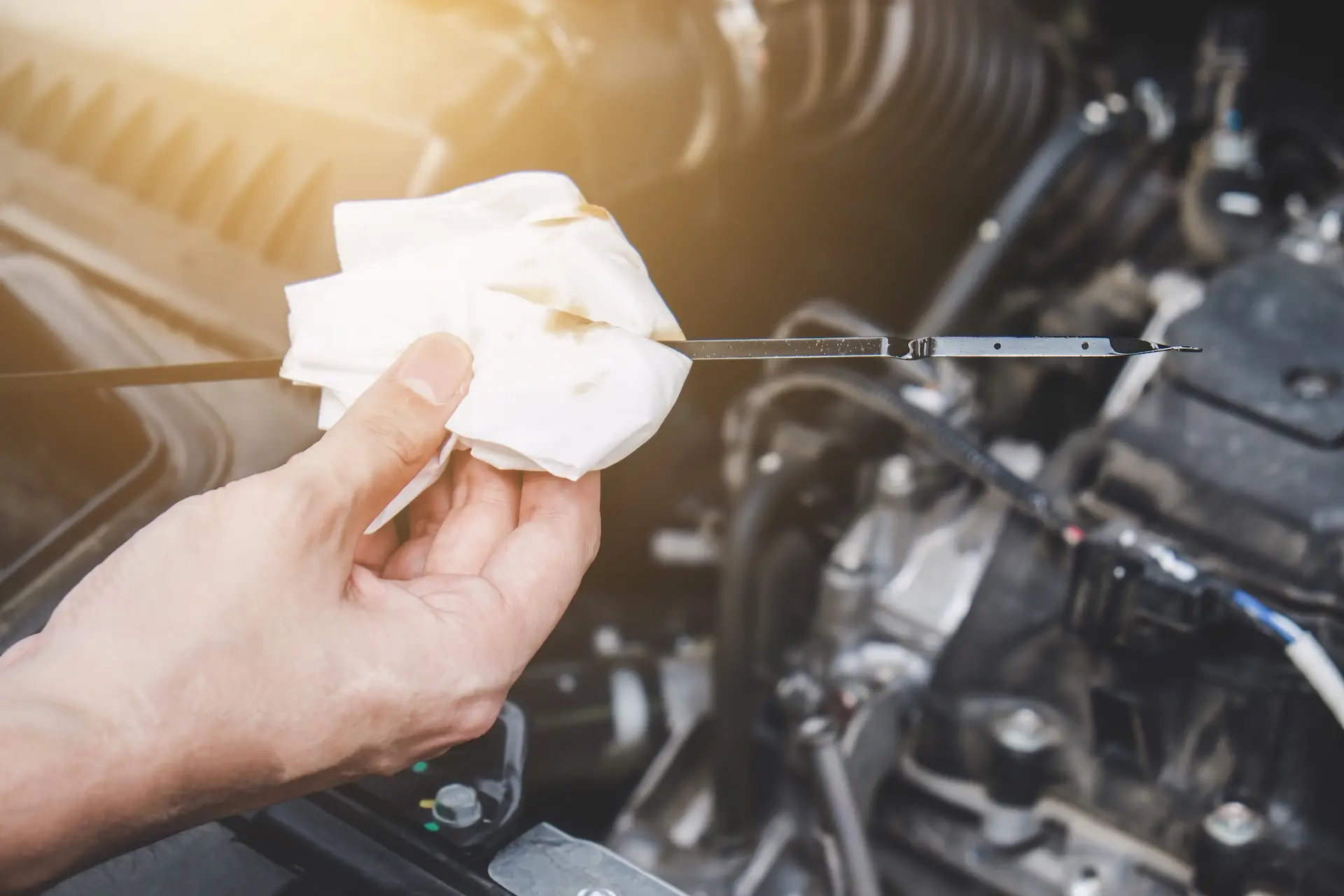 How to Check Your Car’s Oil (Without Guessing)